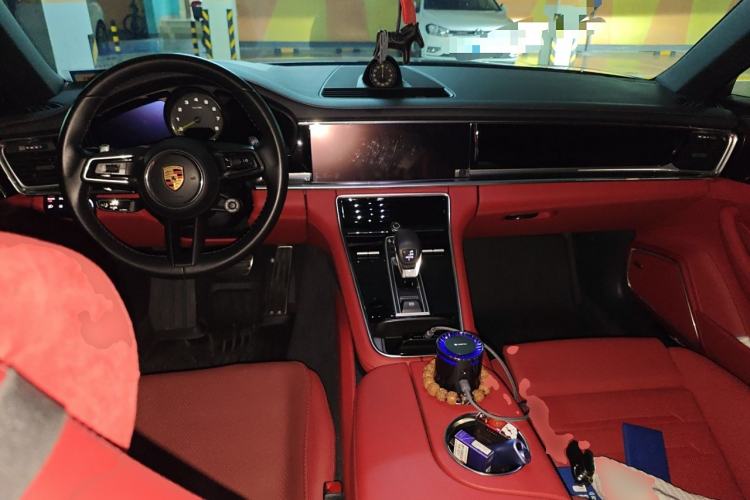 Used Porsche Panamera 2023-Year Restyled Panamera 4 E-Hybrid Platinum Edition 2.9T Center Console