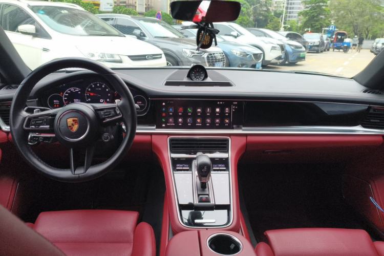 Used Porsche Panamera 2023-Year Restyled Panamera Executive Extended Platinum Edition 2.9T Center Console