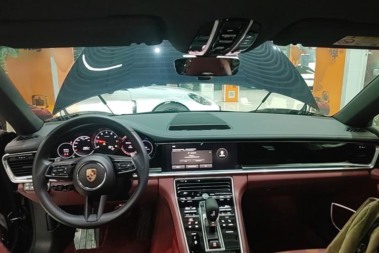 Used Porsche Panamera 2023 Panamera 4 Executive Long Wheelbase 2.9T Center Console