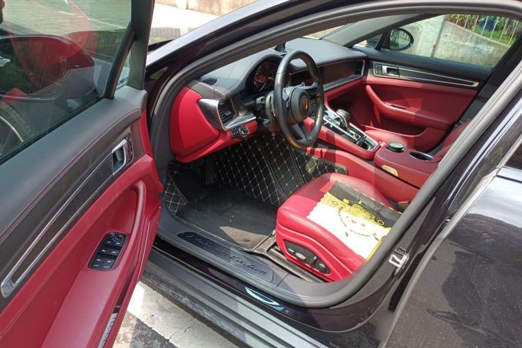 Used Porsche Panamera 2023 Facelifted Panamera 2.9T Platinum Edition Driver Seat
