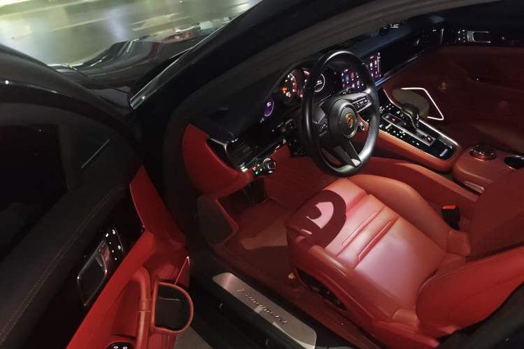 Used Porsche Panamera 2023 Facelifted Panamera 2.9T Platinum Edition Driver Seat