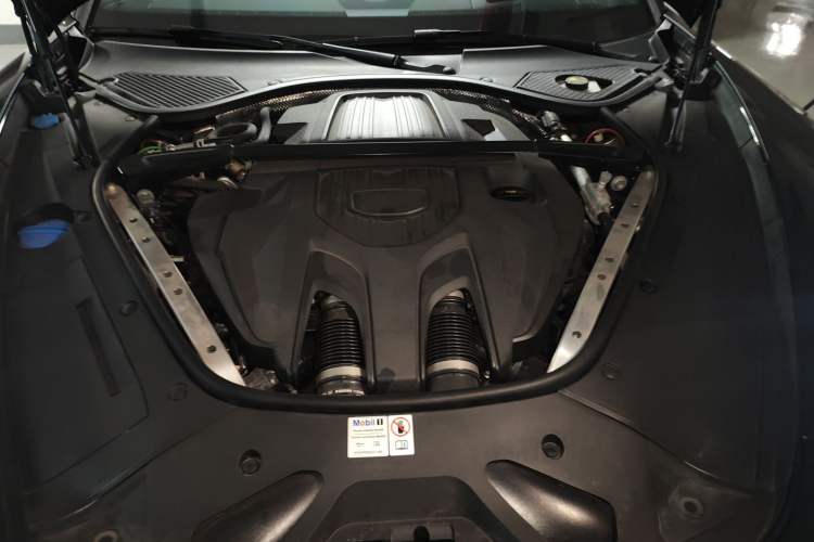 Used Porsche Panamera 2023-Year Restyled Panamera Executive Extended Platinum Edition 2.9T Engine Bay