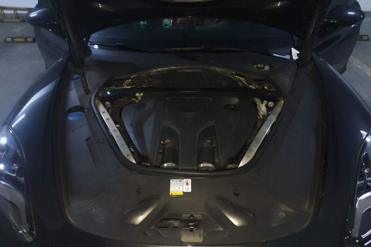Used Porsche Panamera 2023 Facelifted Panamera 2.9T Platinum Edition Engine Bay
