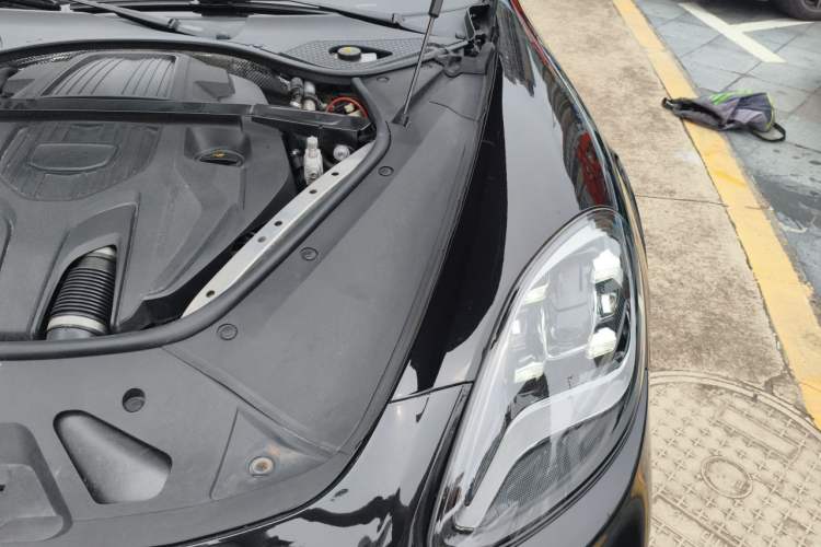 Used Porsche Panamera 2023-Year Restyled Panamera Executive Extended Platinum Edition 2.9T Engine Bay Left