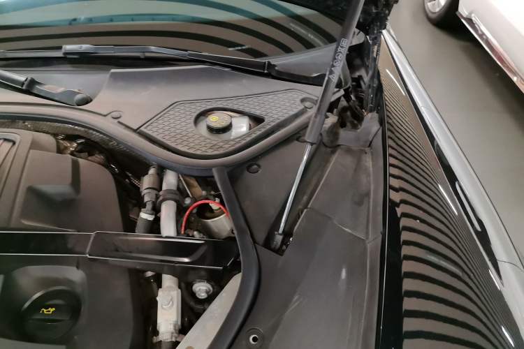 Used Porsche Panamera 2023 Panamera 2.9T Engine Bay Left