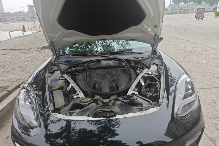 Used Porsche Panamera 2023 Panamera 2.9T Engine Bay