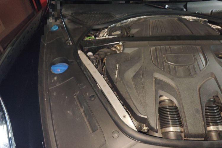 Used Porsche Panamera 2023 Panamera 2.9T Engine Bay Right