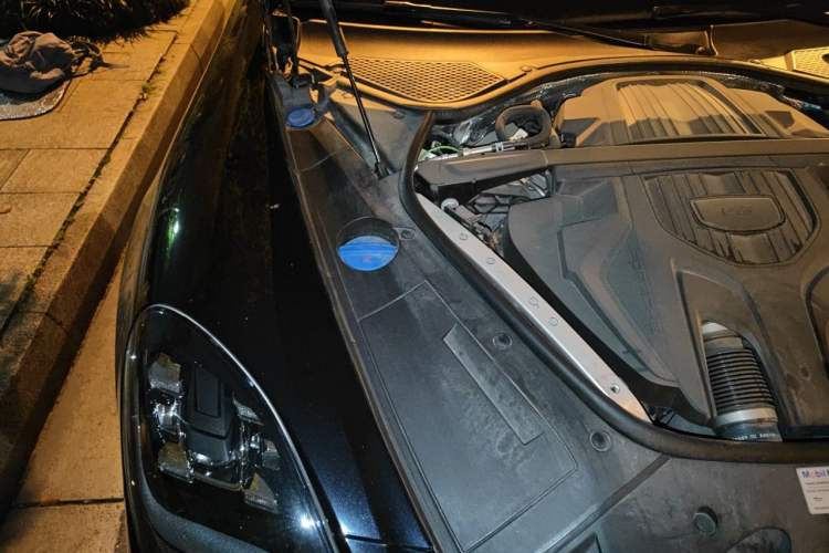 Used Porsche Panamera 2023 Panamera 2.9T Engine Bay Right