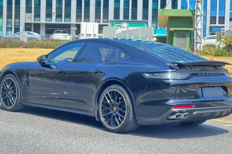 Used Porsche Panamera 2023 Facelifted Panamera 2.9T Platinum Edition Exterior 4