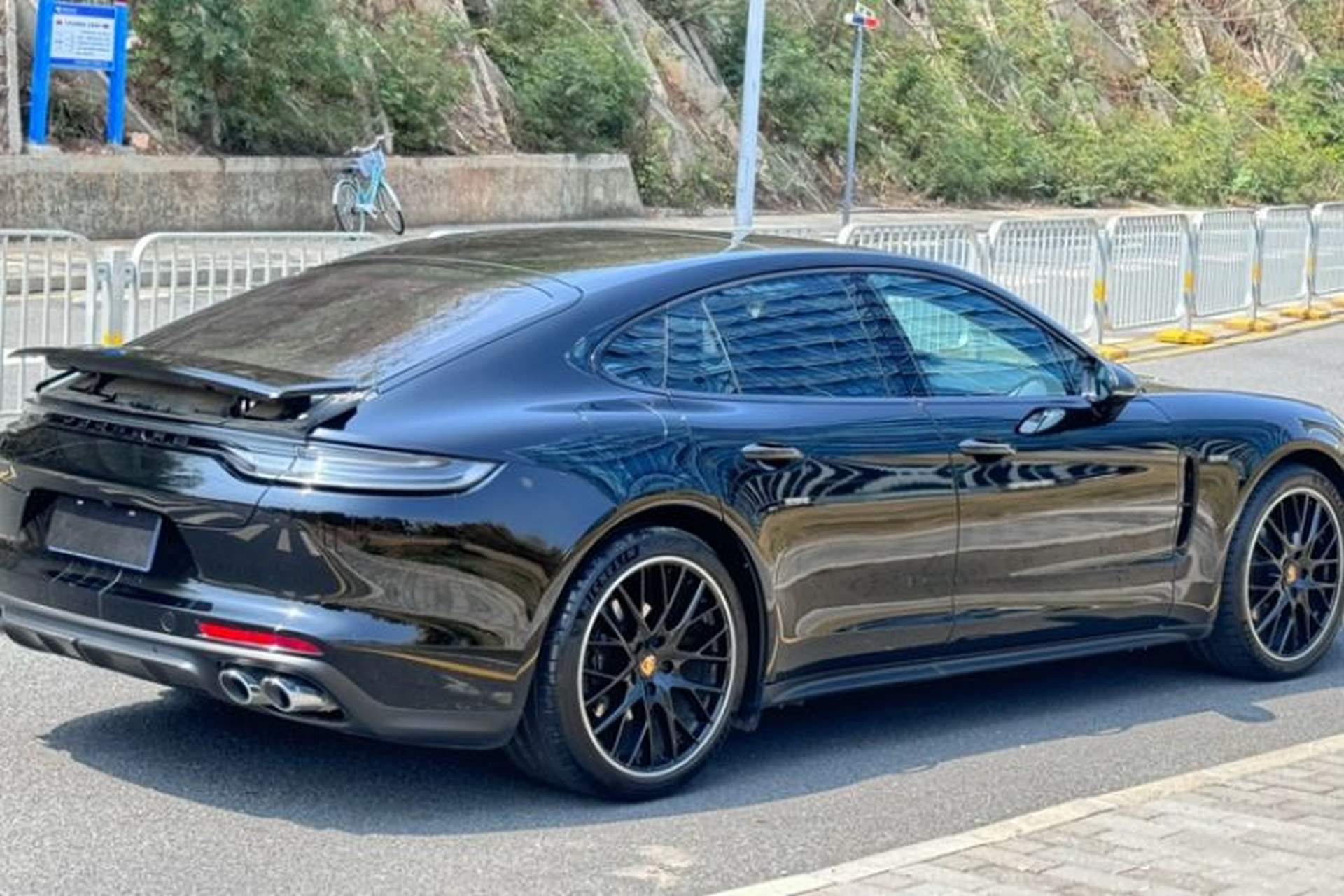 Used Porsche Panamera 2023 Facelifted Panamera 2.9T Platinum Edition Exterior 6