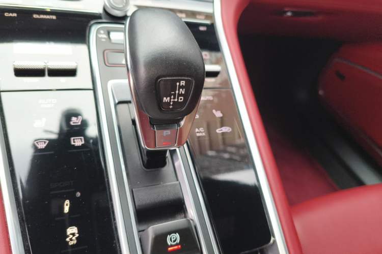 Used Porsche Panamera 2023-Year Restyled Panamera Executive Extended Platinum Edition 2.9T Gear Lever