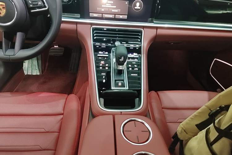 Used Porsche Panamera 2023 Panamera 4 Executive Long Wheelbase 2.9T Gear Lever