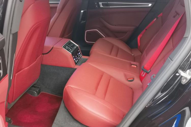 Used Porsche Panamera 2023 Facelifted Panamera 2.9T Platinum Edition Interior 6