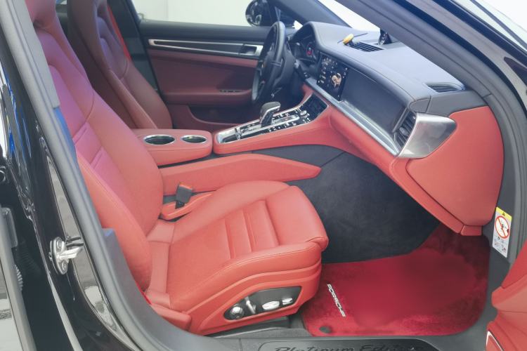 Used Porsche Panamera 2023 Facelifted Panamera 2.9T Platinum Edition Interior 8