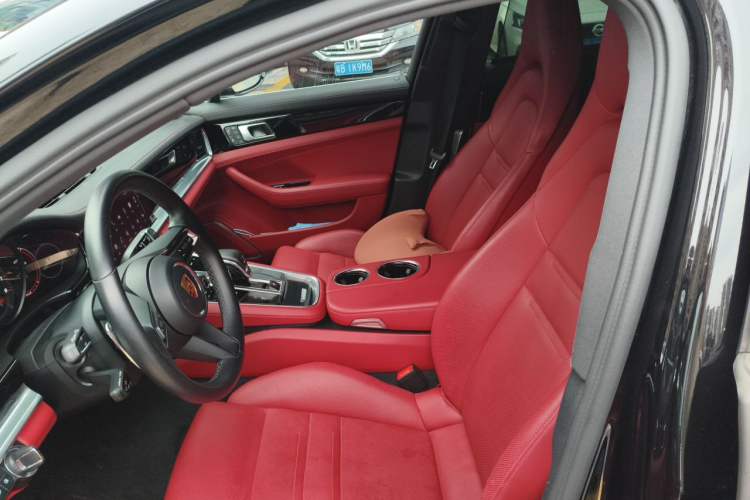 Used Porsche Panamera 2023-Year Restyled Panamera Executive Extended Platinum Edition 2.9T Left Front Seat