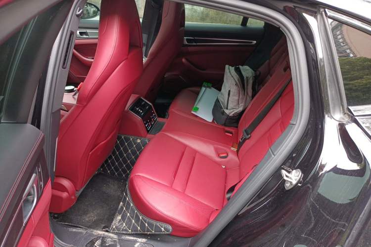 Used Porsche Panamera 2023 Facelifted Panamera 2.9T Platinum Edition Left Rear Seat