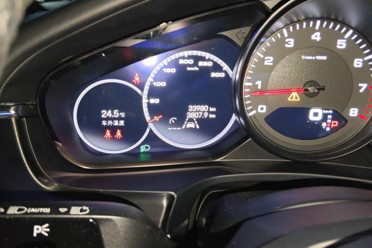 Used Porsche Panamera 2023 Restyled Panamera 4 Executive Extended Platinum Edition 2.9T Odometer Close Up