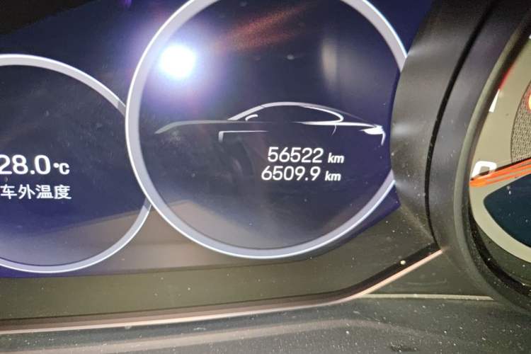 Used Porsche Panamera 2023 Panamera 2.9T Odometer Close Up