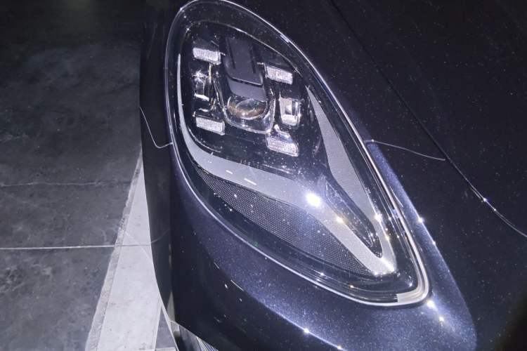 Used Porsche Panamera 2023 Restyled Panamera 4 Executive Extended Platinum Edition 2.9T Right Front Headlight
