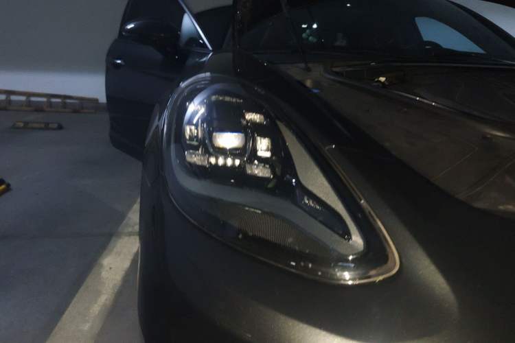 Used Porsche Panamera 2023 Facelifted Panamera 2.9T Platinum Edition Right Front Headlight