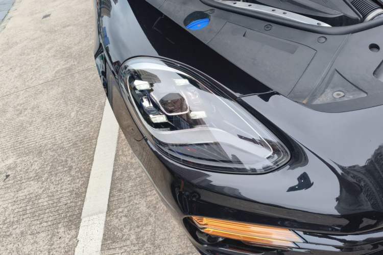 Used Porsche Panamera 2023-Year Restyled Panamera Executive Extended Platinum Edition 2.9T Right Front Headlight