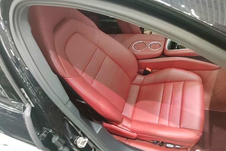 Used Porsche Panamera 2023 Panamera 4 Executive Long Wheelbase 2.9T Right Front Seat