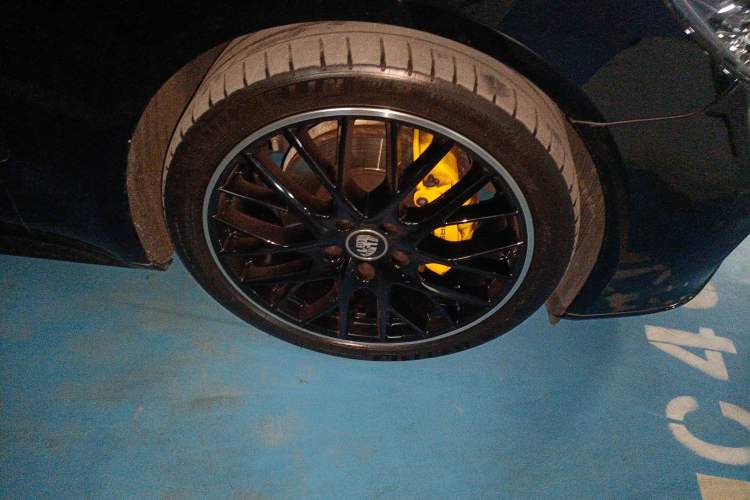 Used Porsche Panamera 2023 Panamera 4 Sport Turismo 2.9T Right Front Wheel Hub