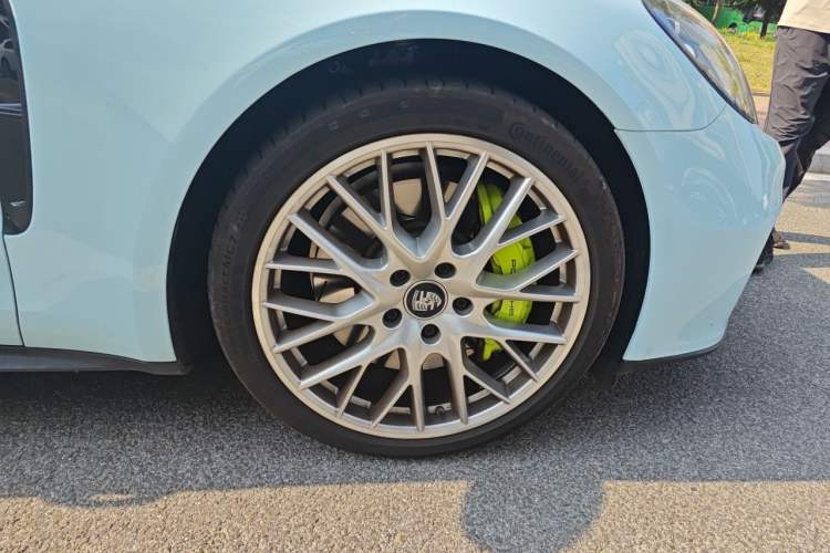 Used Porsche Panamera 2023 Panamera 4 E-Hybrid 2.9T Right Front Wheel Hub