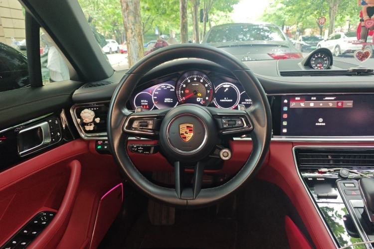 Used Porsche Panamera 2023 Facelifted Panamera 2.9T Platinum Edition Steering Wheel