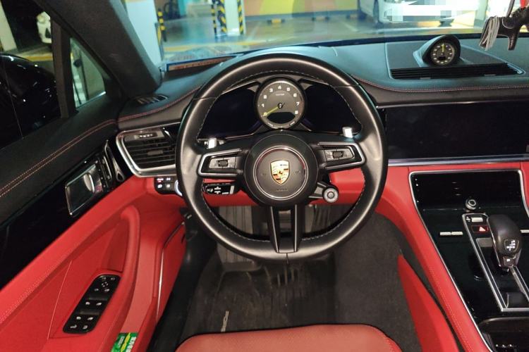 Used Porsche Panamera 2023-Year Restyled Panamera 4 E-Hybrid Platinum Edition 2.9T Steering Wheel
