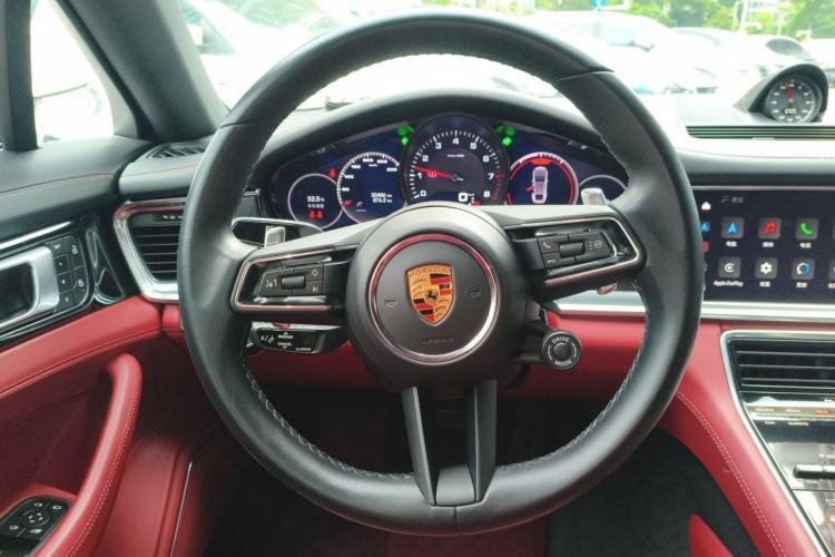 Used Porsche Panamera 2023-Year Restyled Panamera Executive Extended Platinum Edition 2.9T Steering Wheel