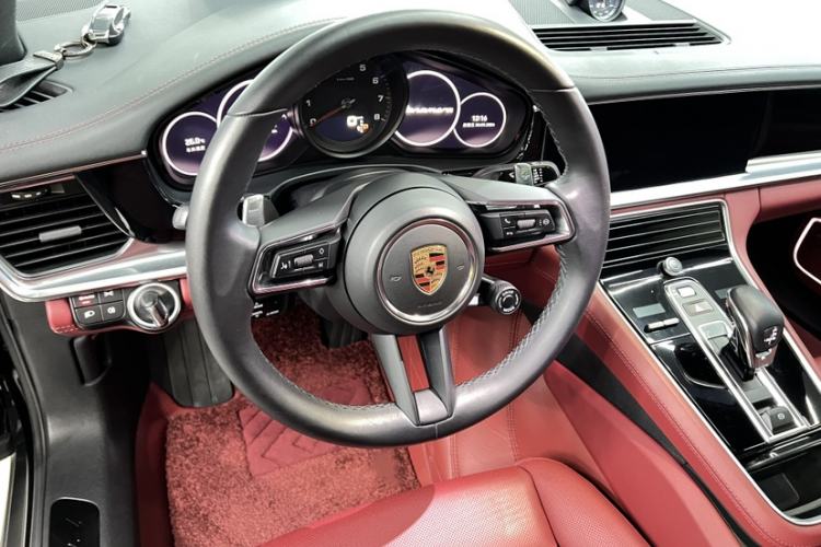 Used Porsche Panamera 2023 Facelifted Panamera 2.9T Platinum Edition Steering Wheel
