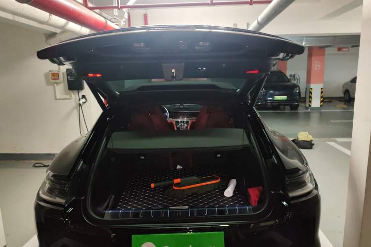 Used Porsche Panamera 2023-Year Restyled Panamera Executive Extended Platinum Edition 2.9T Trunk