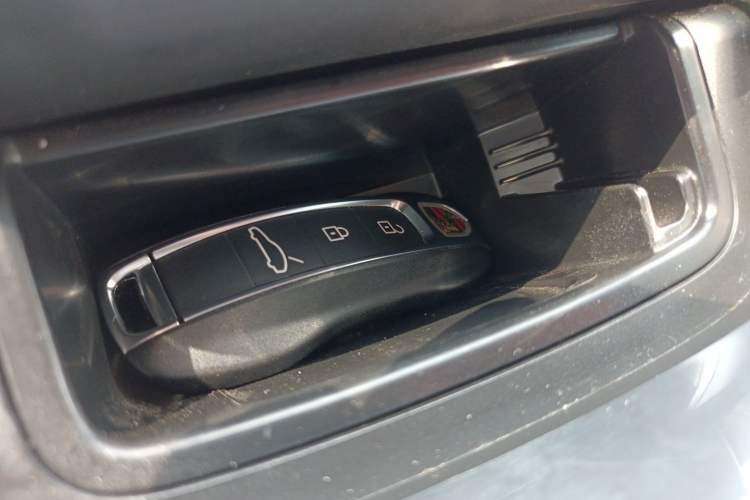 Used Porsche Panamera 2023 Facelifted Panamera 2.9T Platinum Edition Vehicle Key