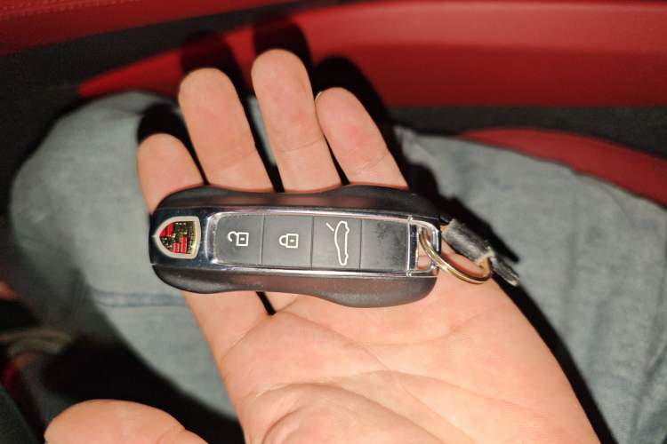 Used Porsche Panamera 2023-Year Restyled Panamera 4 E-Hybrid Platinum Edition 2.9T Vehicle Key