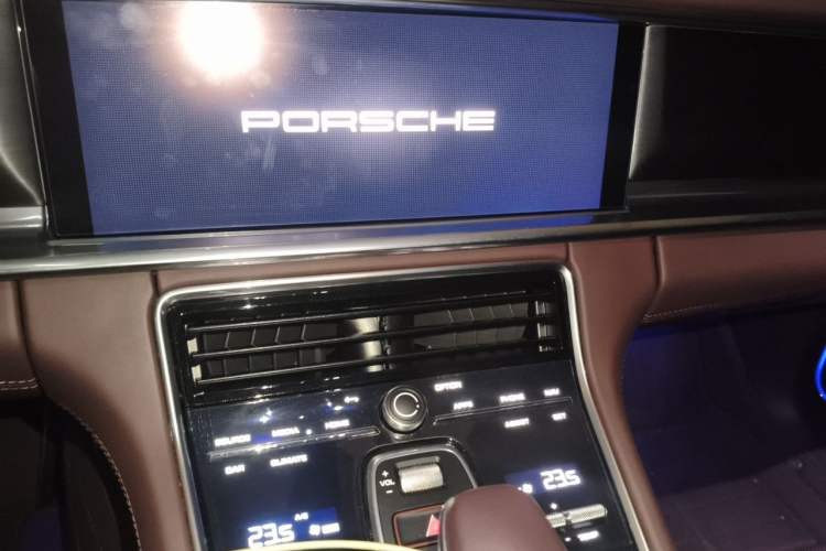 Used Porsche Panamera 2023 Panamera 4 E-Hybrid Platinum Edition 2.9T Audio And AC Panel