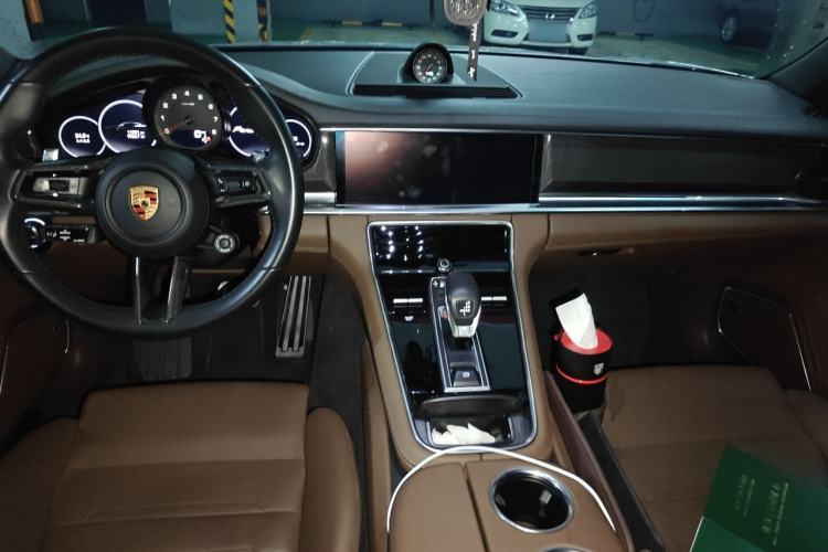 Used Porsche Panamera 2023 Facelifted Panamera 2.9T Platinum Edition Center Console