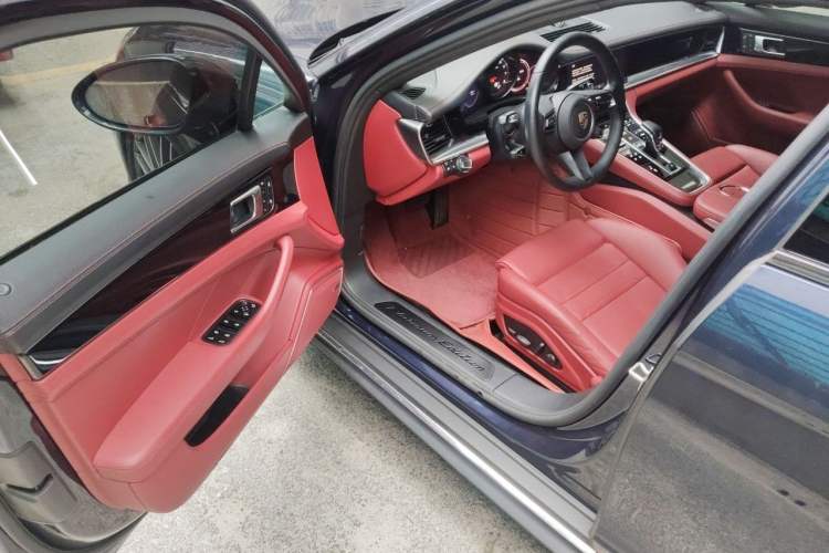 Used Porsche Panamera 2023-Year Restyled Panamera Executive Extended Platinum Edition 2.9T Driver Seat