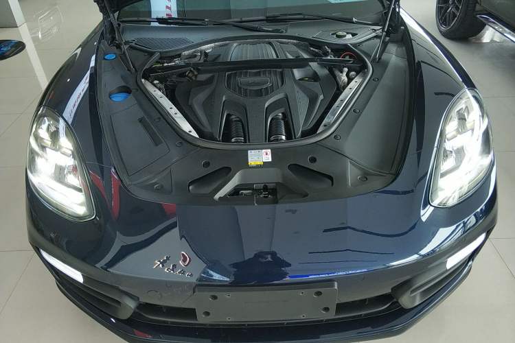 Used Porsche Panamera 2023 Panamera 2.9T Engine Bay