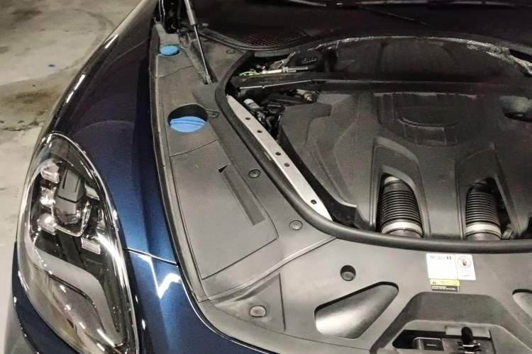 Used Porsche Panamera 2023 Panamera 2.9T Engine Bay Right