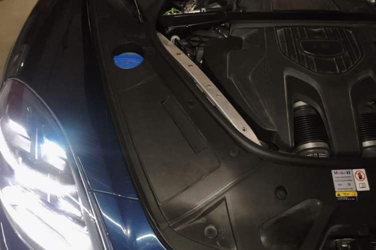 Used Porsche Panamera 2023 Panamera 4 E-Hybrid Platinum Edition 2.9T Engine Bay Right