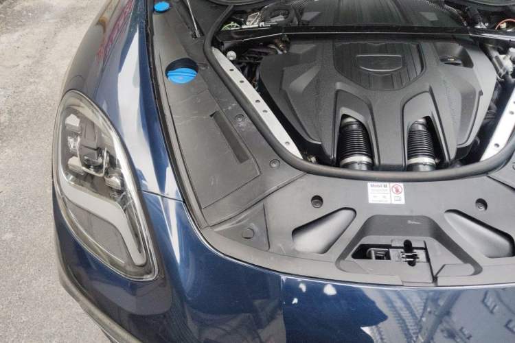 Used Porsche Panamera 2023-Year Restyled Panamera Executive Extended Platinum Edition 2.9T Engine Bay Right