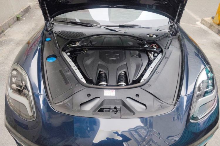 Used Porsche Panamera 2023-Year Restyled Panamera Executive Extended Platinum Edition 2.9T Engine Bay