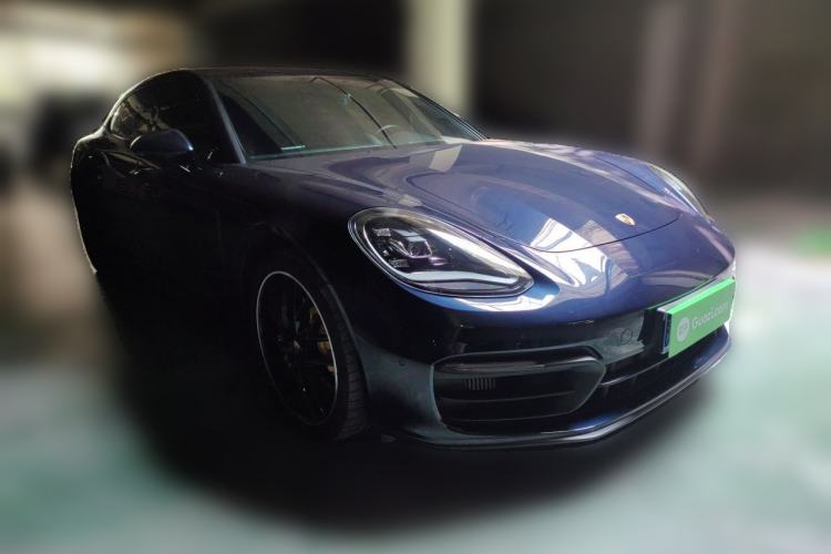 Used Porsche Panamera 2023-Year Restyled Panamera Executive Extended Platinum Edition 2.9T Front Right 45 Deg