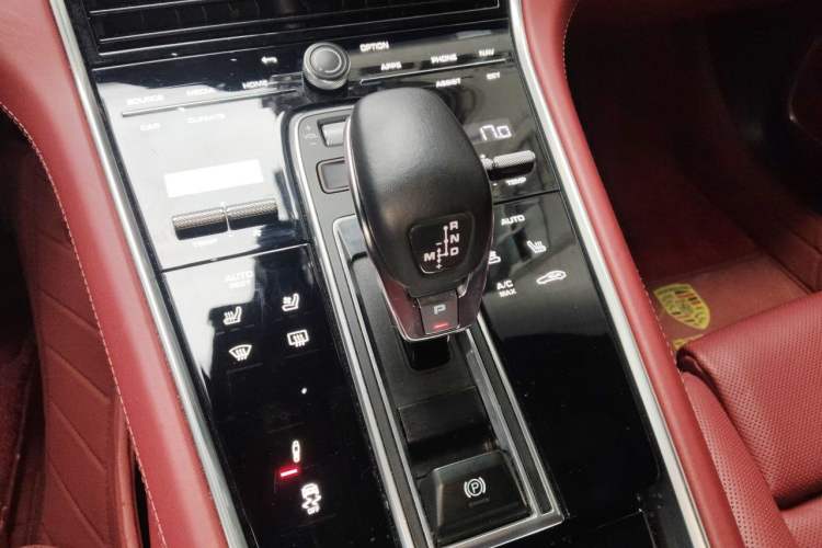 Used Porsche Panamera 2023-Year Restyled Panamera Executive Extended Platinum Edition 2.9T Gear Lever