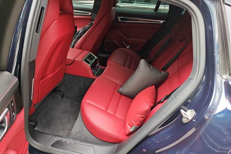 Used Porsche Panamera 2023 Facelifted Panamera 2.9T Platinum Edition Left Rear Seat