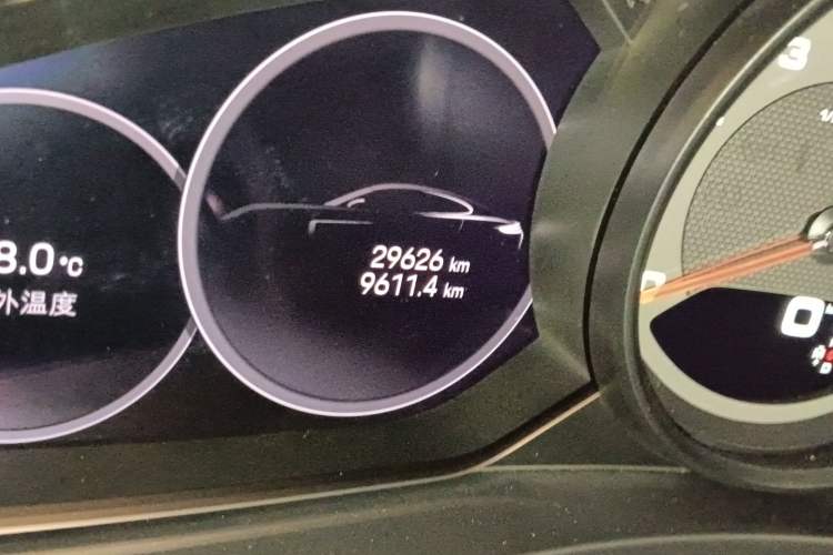 Used Porsche Panamera 2023 Panamera 2.9T Odometer Close Up