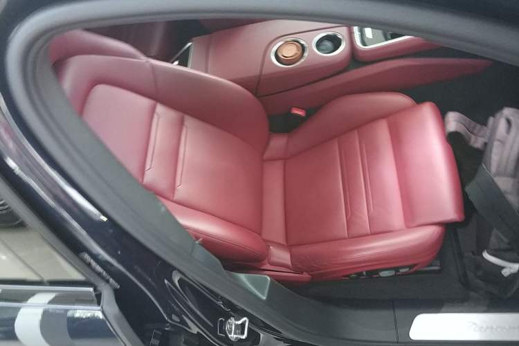 Used Porsche Panamera 2023 Panamera 2.9T Right Front Seat