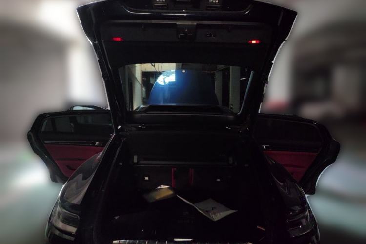 Used Porsche Panamera 2023-Year Restyled Panamera Executive Extended Platinum Edition 2.9T Trunk