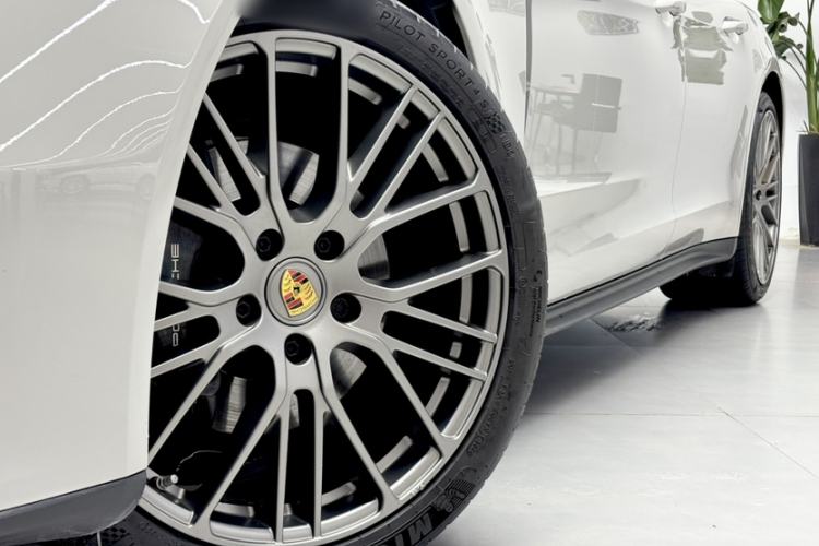 Used Porsche Panamera 2023 Facelifted Panamera 2.9T Platinum Edition Exterior 4